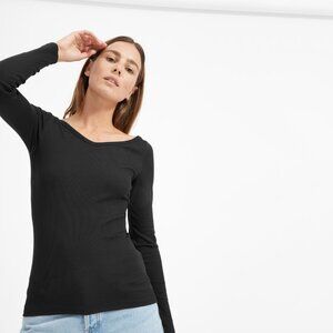 Everlane The Pima Micro-Rib Open V-Neck Black Base - Size S